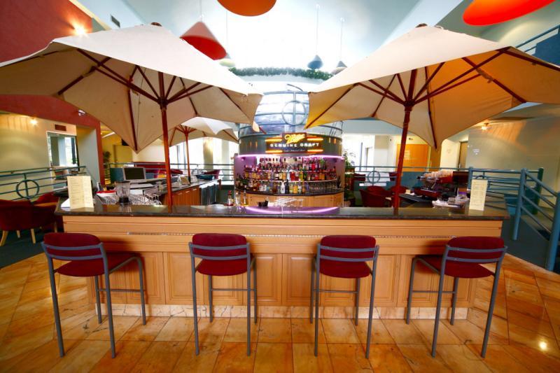 Quality Hotel Manor Mitcham Esterno foto