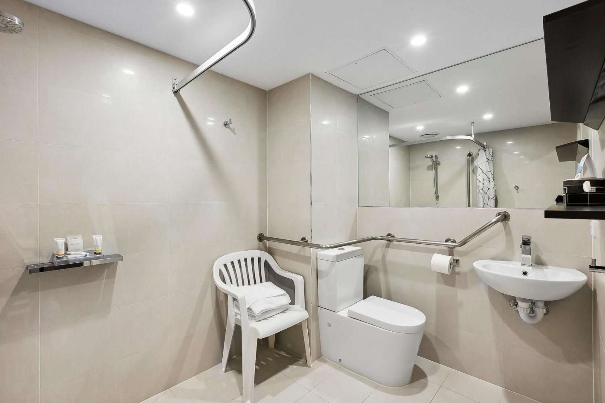 Quality Hotel Manor Mitcham Esterno foto