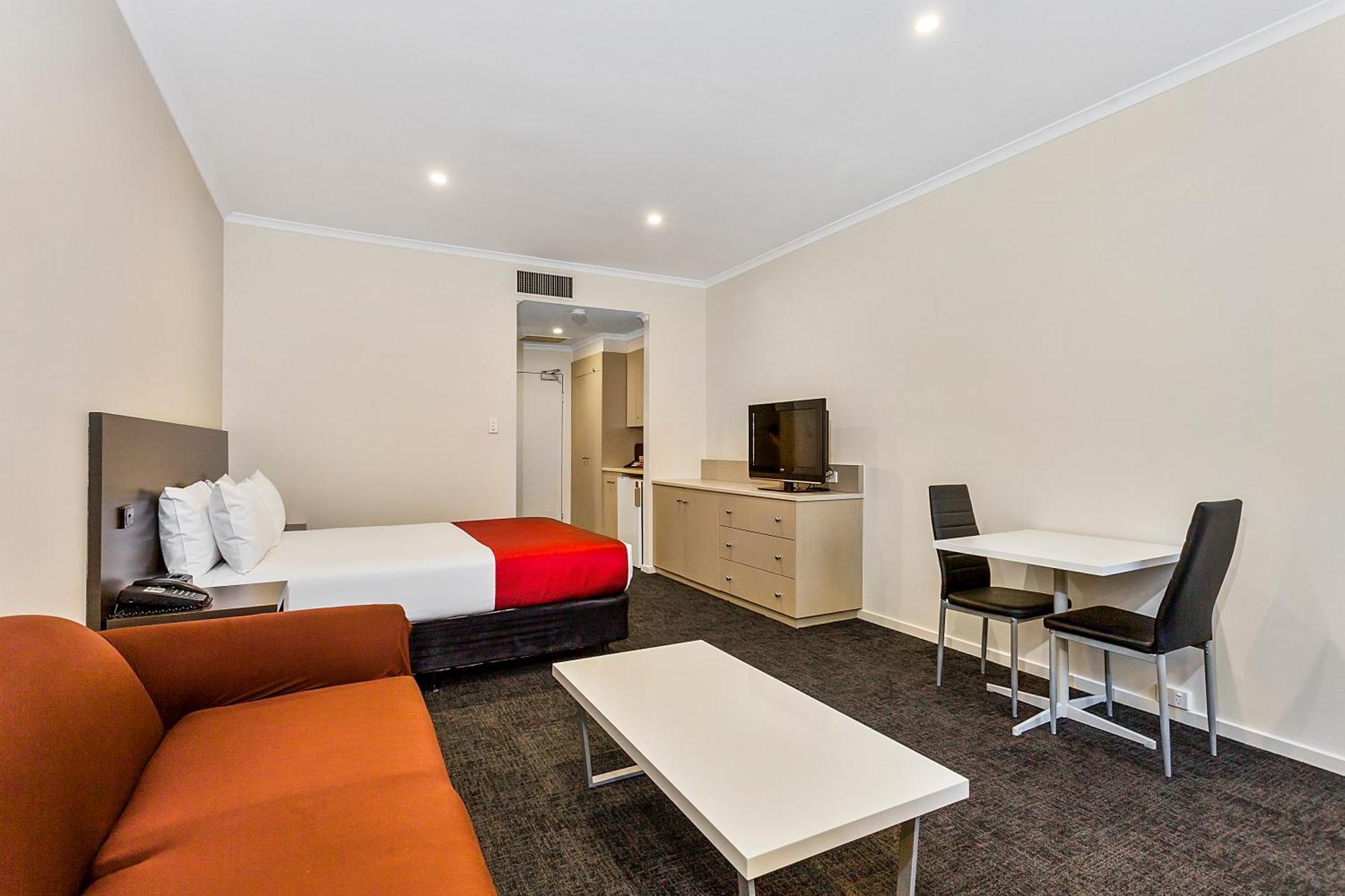 Quality Hotel Manor Mitcham Esterno foto