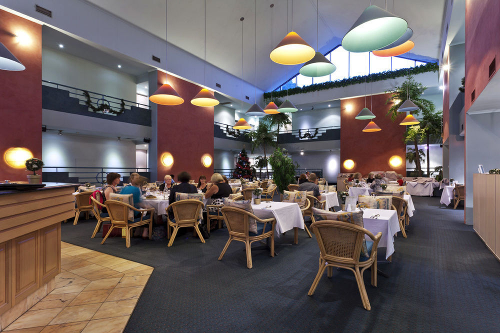 Quality Hotel Manor Mitcham Esterno foto